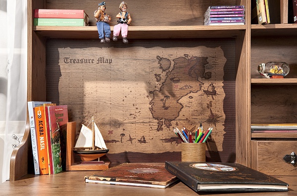 Nadstavec nad písací stôl jack - dub lancelot.

 

Zaobstaraním nadstavce získate ďalší priestor na školské potreby a pritom vám nebude zaberať podlahovú plochu.

 

Zbožňuje vaše dieťa hranie na pirátov?

 

Dizajn nástavca je starostlivo prepracovaný do najmenších detailov.

 

Kolekcia Jack je vyrobená v zaujímavom dubovom dekore lancelot v kombinácii s originálnymi potlačami pirátskej tematiky.

 

Všetok nábytok patriaci do kolekcie Jack nájdete nižšie v súvisiacich produktoch.