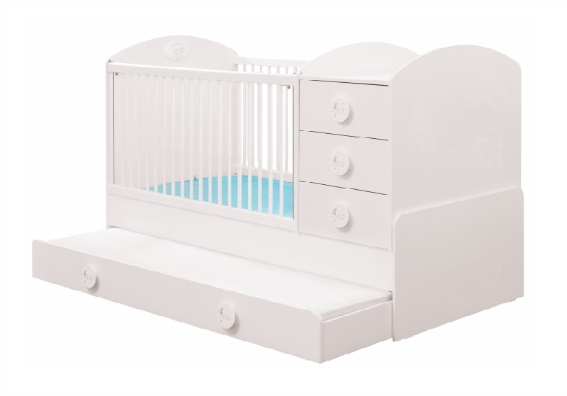 Detská rastúca postieľka 80x180cm so zásuvkou chloe - biela.

 

Pod prebaľovacím pultom nájdete veľa úložného priestoru v dvoch zásuvkách, ktoré skvele využijete na oblečenie, detskú kozmetiku, plienky a všetky ďalšie nevyhnutnosti, ktoré tak máte neustále pri ruke.

 

Teleskopické priečky môžete nechať zo začiatku v nižšej polohe, aby ste sa nemuseli do postieľky toľko predkláňať.

 

V spodnej časti postieľky je priestranná zásuvka.

 

Až nebude potrebné využívať prebaľovací pult a nastane pre vaše dieťa ten správny čas výmeny postieľky za detskú posteľ, jednoducho rastúce postieľku podľa montážneho návodu rozložíte.

 

Všetky jednotlivé diely tejto postieľky sú pre väčšiu bezpečnosť opatrené zaoblenými hranami.

 

Rozmery rastúci postieľky s prebaľovacím pultom Chloe sú 89x111x183cm (š, v, h).

 

Všetok nábytok patriaci do kolekcie Chloe nájdete nižšie v súvisiacich produktoch.