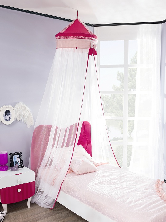 Nebesia nad posteľ rosie - ružová/biela.