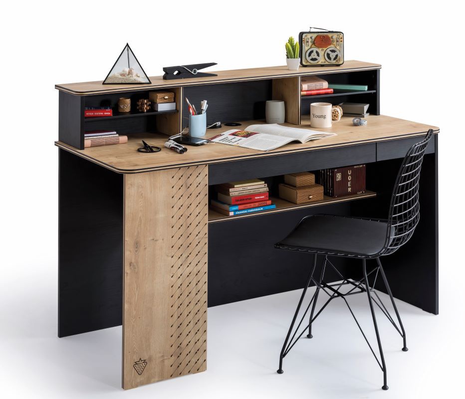 Veľký písací stôl s nadstavcom sirius - dub čierny/dub zlatý.

 

Pracovná doska stola je vybavená otvorom s plastovou záslepkou, kadiaľ môžete viesť káble k notebooku alebo lampičke a zároveň dvoma USB porty, vďaka ktorým bude môcť dieťa nabíjať tabliet alebo mobilný telefón priamo na stole.

 

Vďaka nástavcami na stôl, nebude pracovná plocha na stole len tak zaskládaná a študentovi sa bude za stolom oveľa lepšie pracovať.

 

Rozmery veľkého písacieho stola s nástavcom Sirius sú 138x96x58cm (š, v, h).

 

Všetok nábytok patriaci do kolekcie Sirius nájdete nižšie v súvisiacich produktoch.