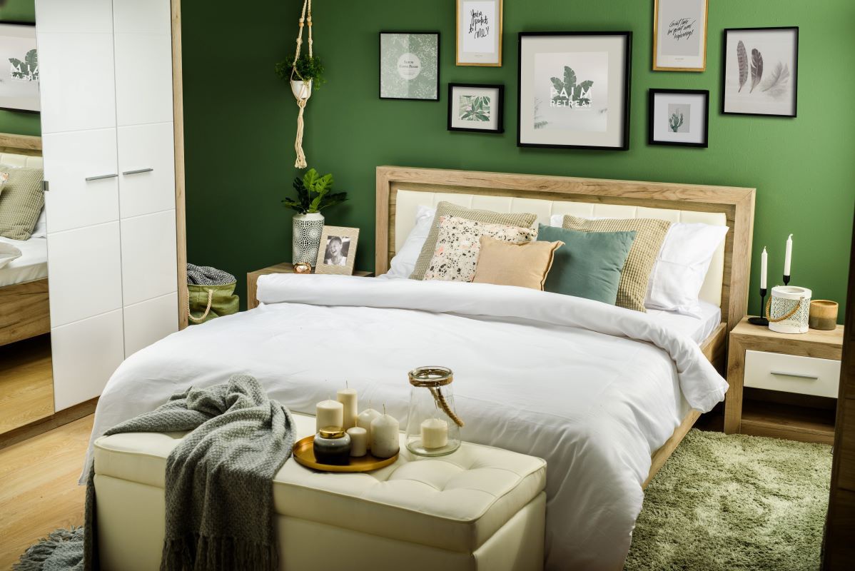 Manželská posteľ 160x200cm shine - dub sivý/biela.

 

K čelu postele je možné dokúpiť LED osvetlenie, ktoré nájdete v súvisiacich produktoch nižšie.

 

Rozmery manželskej postele 160x200cm Shine sú 178,5x100,5x208,5cm (š, v, h), ložná plocha je 160x200cm

 

Všetok nábytok patriaci do kolekcie Shine nájdete nižšie v súvisiacich produktoch.