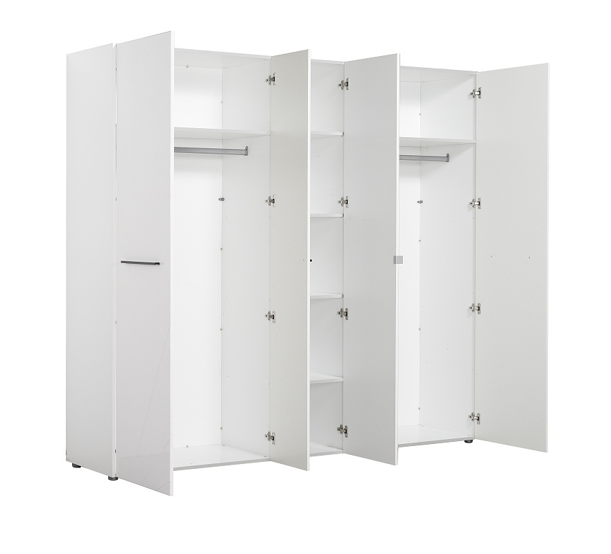 Päťdverová šatníková skriňa so zrkadlom aubrey - biela.

 

Na dverách je zrkadlo, ktoré je praktickým prvkom a dokáže opticky zväčšiť priestor, čo je žiaduce najmä v menších miestnostiach.

 

Ku skrini je možné dokúpiť police, ktoré môžu nahradiť šatníkovej tyče.

 

Všetok nábytok patriaci do kolekcie Aubrey nájdete nižšie v súvisiacich produktoch.