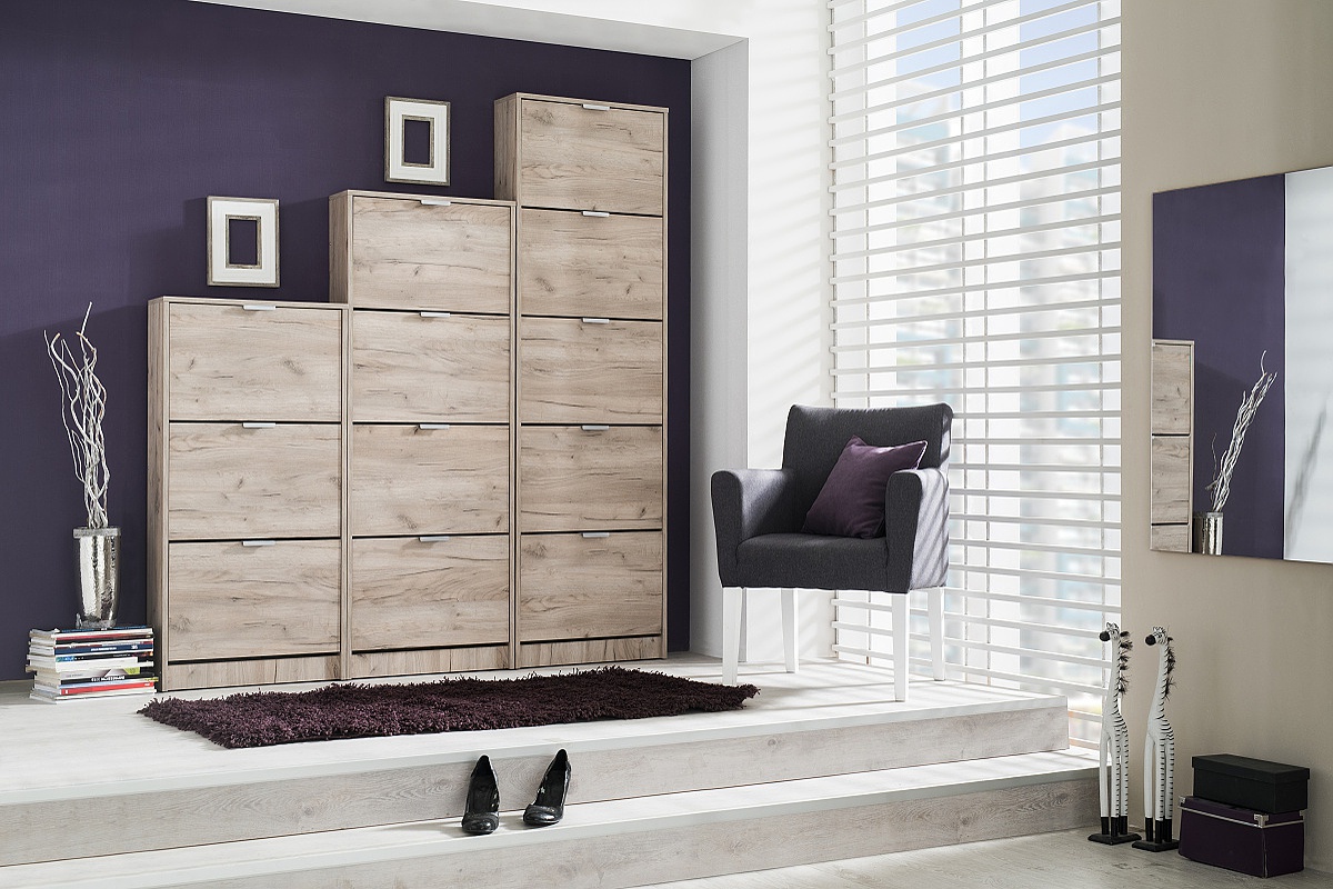 Výklopný botník 3-dvierkový felix - dub šedý.

 

Zadná časť botníku je otvorená, vďaka čomu zaisťuje odvetrávanie, čo je žiaduce najmä v letnom období, kedy sa nám chodidla v obuvi potí.

 

Výklopné botníky Felix v inej veľkosti a farebnom prevedení nájdete nižšie v súvisiacich produktoch.