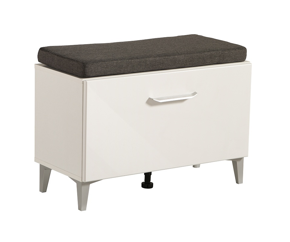 Lavica s úložným priestorom a sedákom beatrix - biela.

 

Výhoda vyšších nožičiek je ľahký prístup pri upratovaní.

 

Všetok nábytok patriaci do kolekcie Beatrix nájdete nižšie v súvisiacich produktoch.