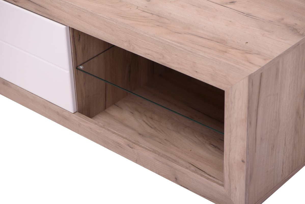 Televízny stolík ronja - dub sivý/biela.

 

Rozmery televízneho stolíku Ronja sú 162x43,5x41,5cm (š, v, h)

 

Ďalšiu inšpiráciu pre vybavenie obývacej izby nájdete v súvisiacich produktoch nižšie.