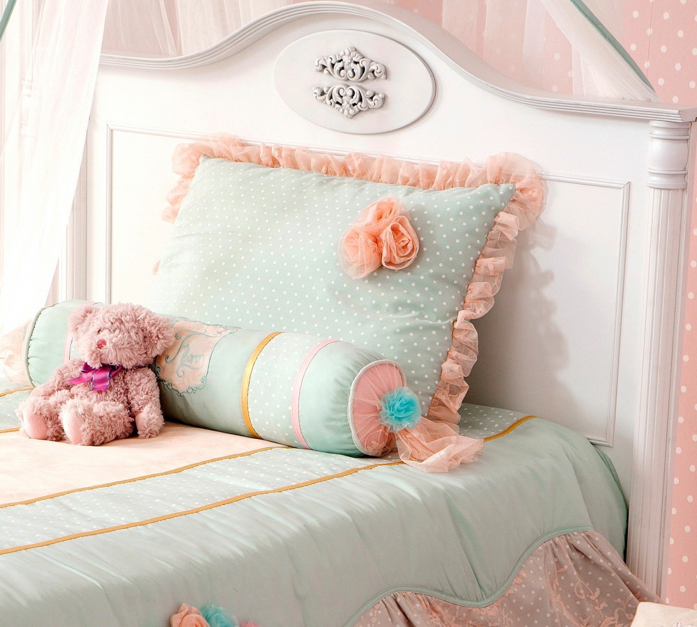 Detská posteľ carmen 100x200cm - biela.

 

K detskej posteli Carmen odporučíme prikúpiť prístelku Carmen.

 

Detská posteľ Carmen je vyrobená z kvalitného lamina, masívneho dreva a MDF dosiek.

 

Všetok nábytok patriaci do kolekcie Carmen a vhodné matrace nájdete nižšie v súvisiacich produktoch.