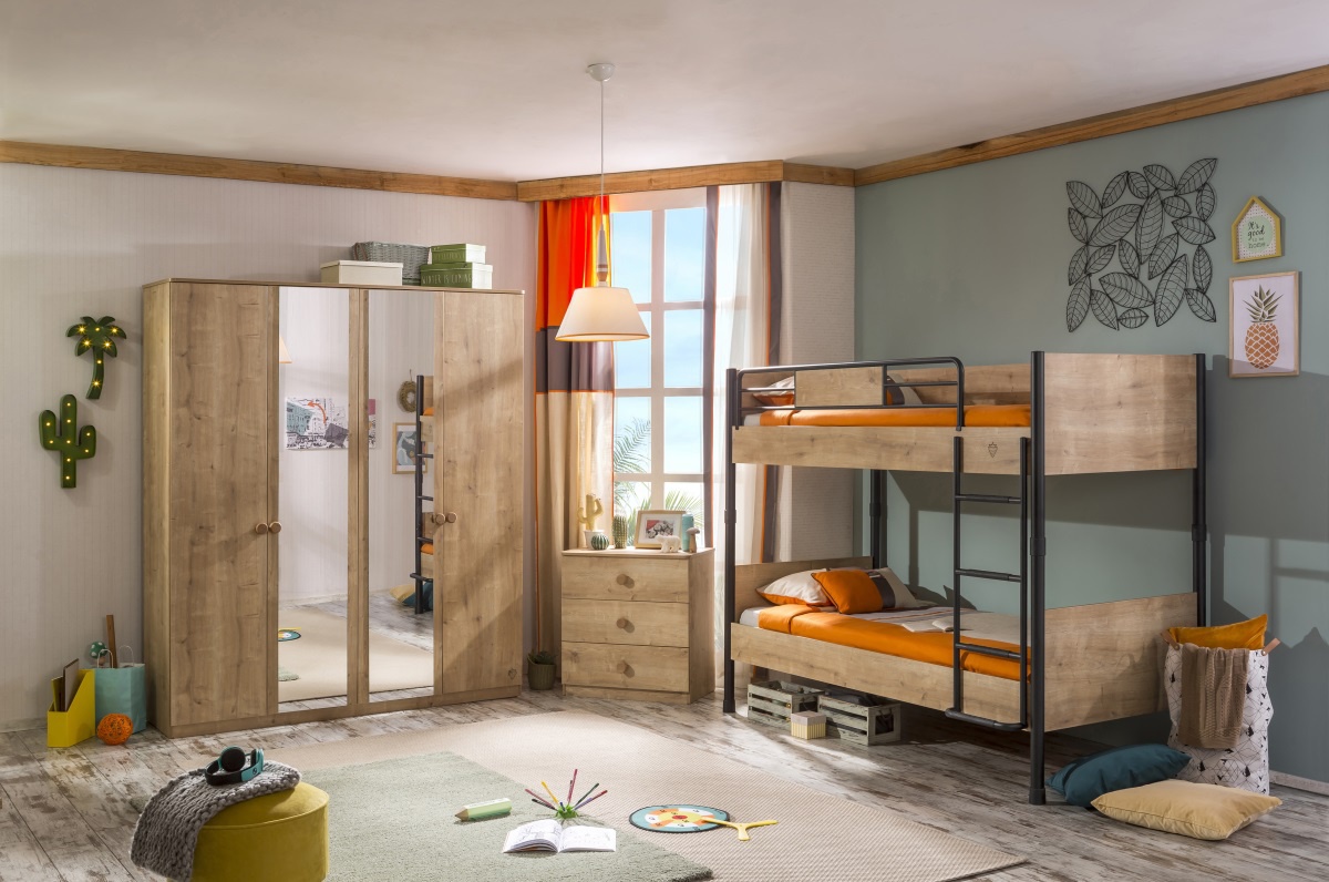 Štvordverová skriňa so zrkadlami cody - dub svetlý.

 

Skriňa ponúka mnoho úložného priestoru, do ktorého bez ťažkostí uskladníte vaše oblečenie.

 

Súčasťou balenia je istenie k uchyteniu skrine k stene.

 

Všetok nábytok patriaci do kolekcie Cody nájdete nižšie v súvisiacich produktoch.

 

Krátka videoukážka vám priblíži kolekciu Cody.

 