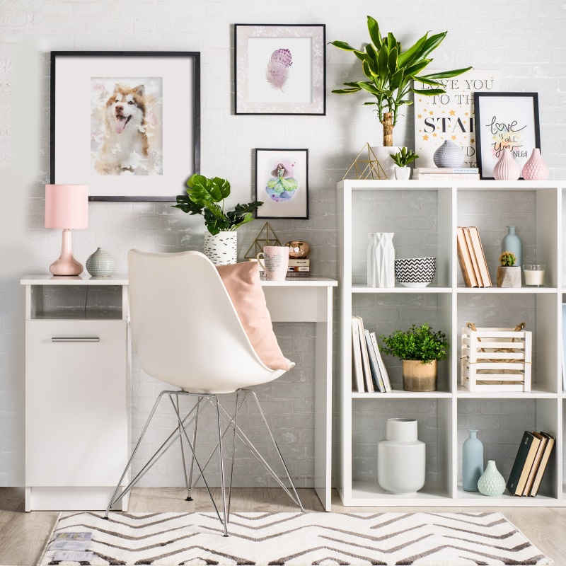 Písací stôl steven - biela.

 

Výrobným materiálom je lamino s hrúbkou 16mm, ktoré oceníte pre jeho ľahkú údržbu a odolnosť proti krátkodobé vlhkosti.

 

Písací stôl Steven v prevedení dub sonoma nájdete nižšie v súvisiacich produktoch spolu s ďalšími tipy na nábytok.