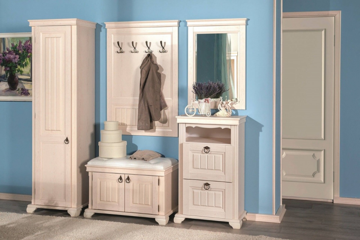 Skriňa 1-dverová do predsiene annie, pravá - dub provence.

 

Ponúkaná skriňa Annie je vhodná do predsiene. Skriňa Annie má výsuvnú šatníkovú tyč a má pravé otváranie.

 

V súvisiacich produktoch nájdete ďalšie prvky z kolekcie Annie, ktorými môžete vybaviť ako obývacie izby, jedálne, tak predsiene, spálni alebo iné kúty vašej domácnosti.

 

MDF dosky - jedná sa o drevovláknité dosky, ktoré sa vyrábajú z kvalitných ihličnatých stromov.