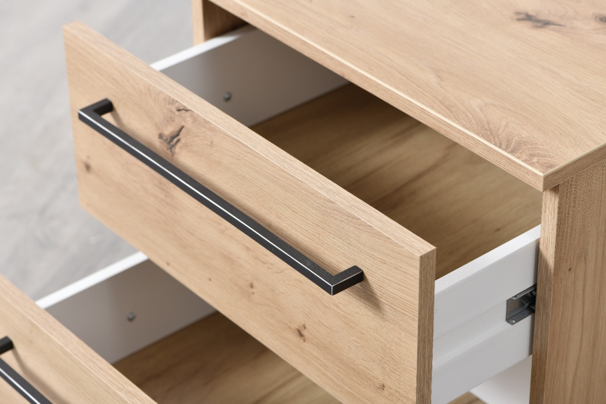 Nočný stolík nathan - dub artisan/čierna.

 

Ak máte radi nábytok v prírodnom odtieni, odporúčame kolekciu Nathan, ktorá vás svojím prevedením nesklame a zútulnia vašu domácnosť.