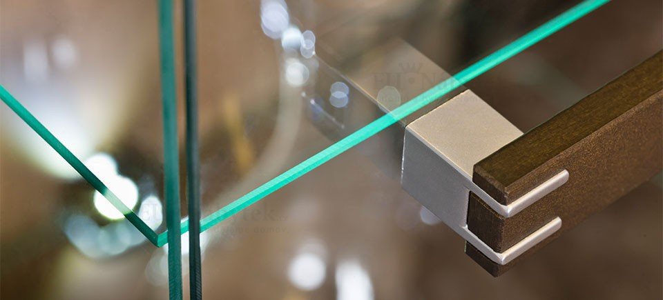 Vysoká vitrína denver pravá - dub canyon/arusha.

 

Originálna vitrína z kolekcie Denver upúta pozornosť.

 

Výrobným materiálom nábytku kolekcie Denver je kvalitné lamino dizajnovo ladené do prírodných teplých odtieňov v svetlom a tmavom kontrastu dekorov dub canyon a arusha.

 

Rozmery vysoké vitríny Denver v pravej variante prevedení sú 50x192,5x46cm (š, v, h).

 

Všetok ďalší nábytok z kolekcie Denver nájdete nižšie v súvisiacich produktoch.