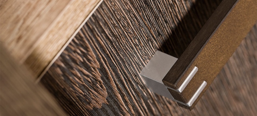 Vysoká vitrína denver pravá - dub canyon/arusha.

 

Originálna vitrína z kolekcie Denver upúta pozornosť.

 

Výrobným materiálom nábytku kolekcie Denver je kvalitné lamino dizajnovo ladené do prírodných teplých odtieňov v svetlom a tmavom kontrastu dekorov dub canyon a arusha.

 

Rozmery vysoké vitríny Denver v pravej variante prevedení sú 50x192,5x46cm (š, v, h).

 

Všetok ďalší nábytok z kolekcie Denver nájdete nižšie v súvisiacich produktoch.