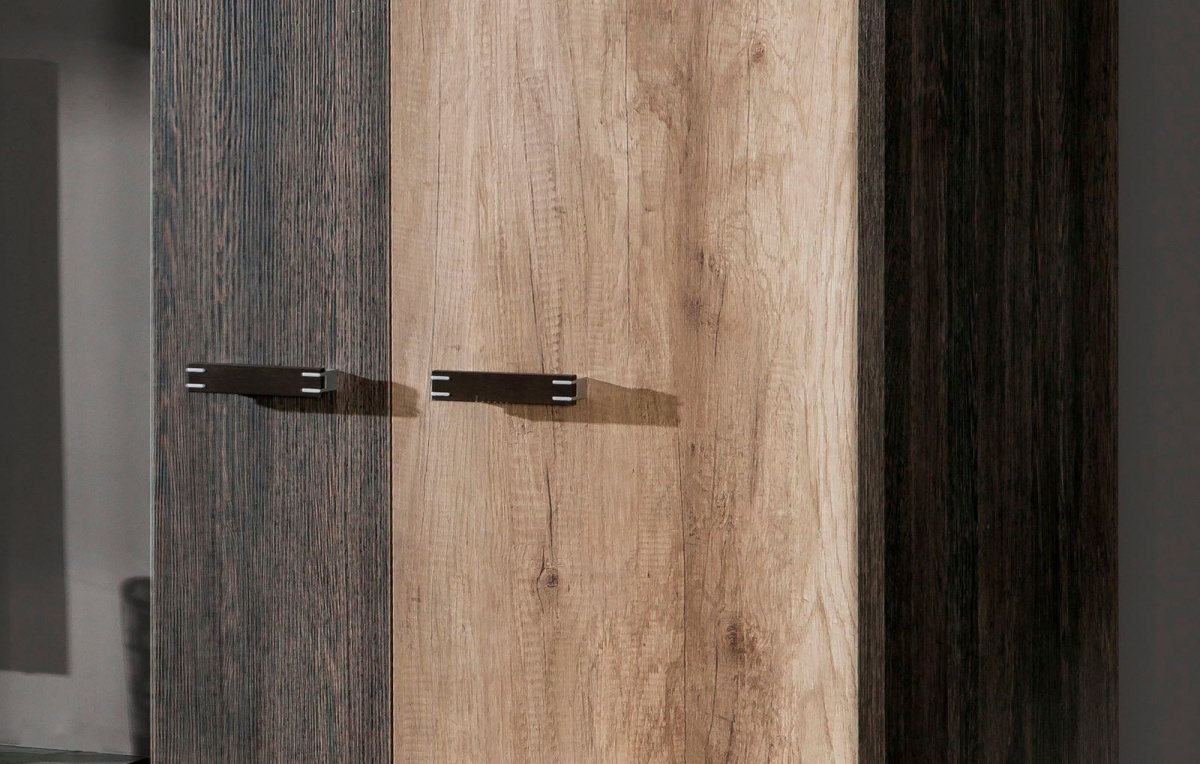 Vysoká vitrína denver pravá - dub canyon/arusha.

 

Originálna vitrína z kolekcie Denver upúta pozornosť.

 

Výrobným materiálom nábytku kolekcie Denver je kvalitné lamino dizajnovo ladené do prírodných teplých odtieňov v svetlom a tmavom kontrastu dekorov dub canyon a arusha.

 

Rozmery vysoké vitríny Denver v pravej variante prevedení sú 50x192,5x46cm (š, v, h).

 

Všetok ďalší nábytok z kolekcie Denver nájdete nižšie v súvisiacich produktoch.