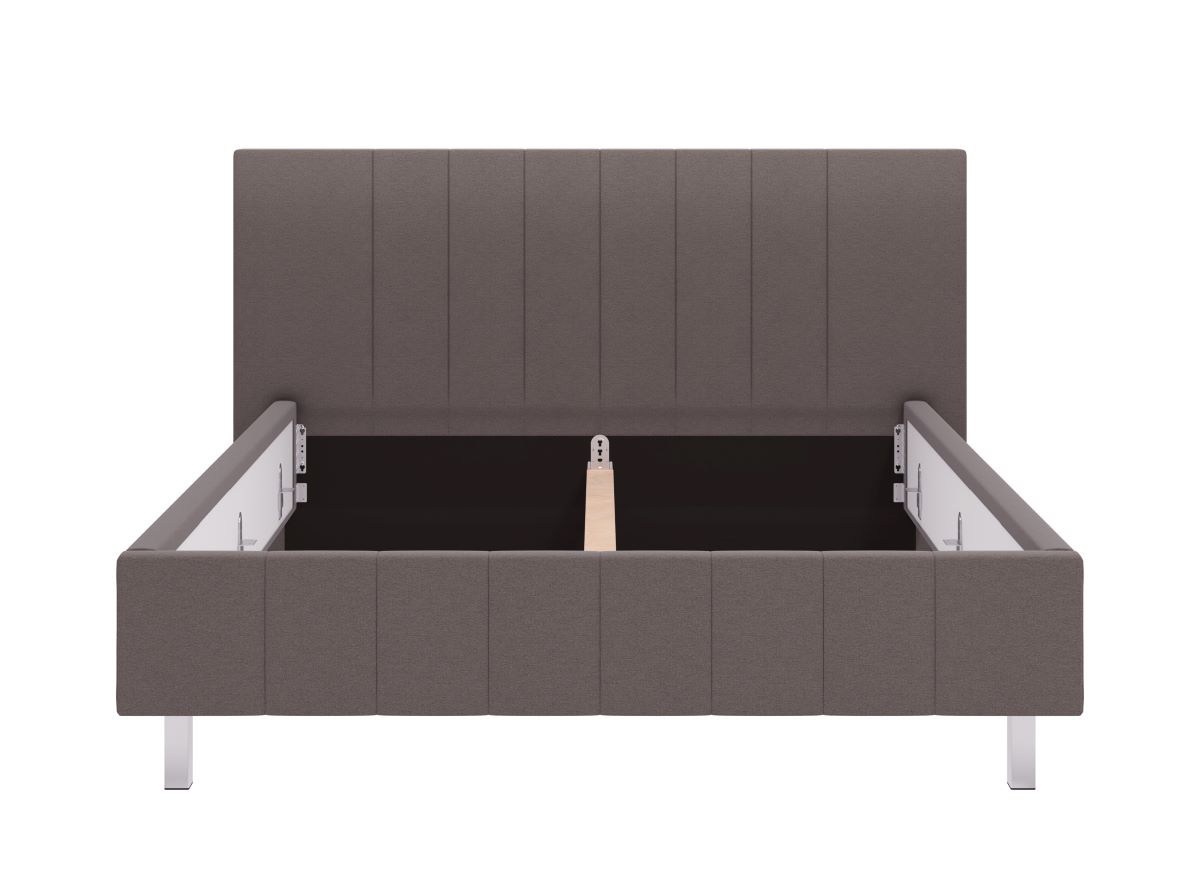 Manželská posteľ 160x200cm camilla - sv.

 

Matrac ani rošt nie sú súčasťou, môžete si teda po postele umiestniť svoj vlastný vrátane matracov, poprípade v odporúčaných produktoch nižšie nájdete výber najvhodnejších variantov na dokúpenie.

 

Rozmery manželskej postele 160x200cm Camilla sú 193x110x214cm (š, v, h), ložná plocha je 160x200cm

 

Výber odporúčaných produktov nájdete vo výpise nižšie.