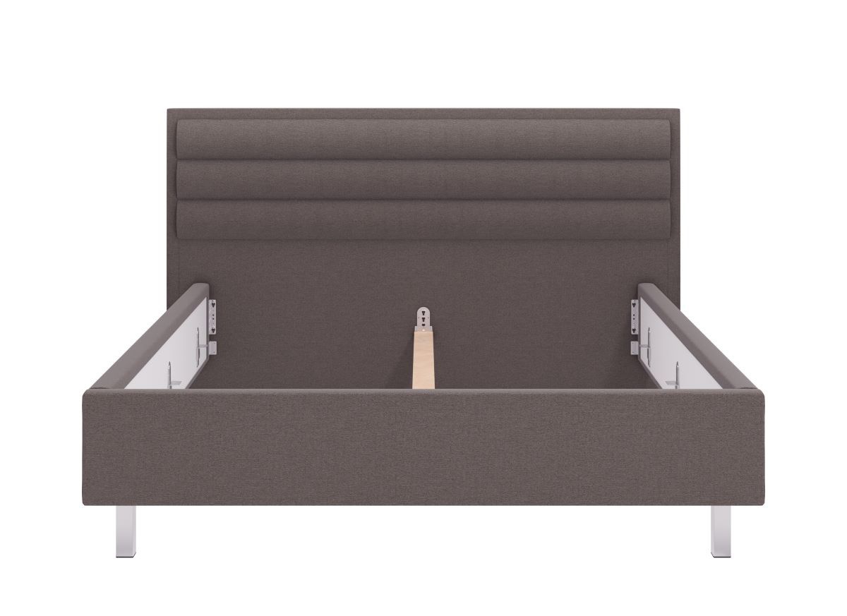 Manželská posteľ 160x200cm corey - sv.

 

Matrac ani rošt nie sú súčasťou, môžete si teda po postele umiestniť svoj vlastný vrátane matracov, poprípade v odporúčaných produktoch nižšie nájdete výber najvhodnejších variantov na dokúpenie.

 

Rozmery manželskej postele 160x200cm Corey sú 193x110x214cm (š, v, h), ložná plocha je 160x200cm

 

Výber odporúčaných produktov nájdete vo výpise nižšie.