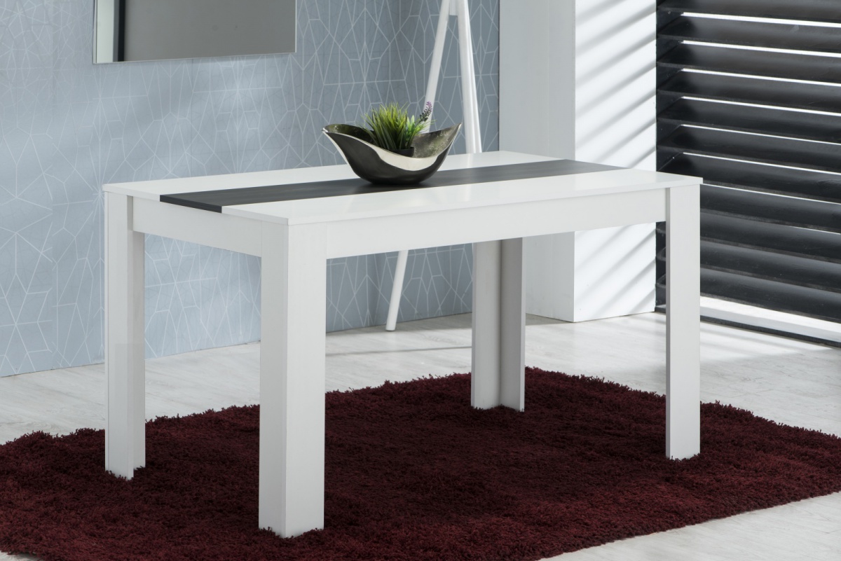 Jedálenský stôl george - biela/čierna.

Jedálenský stôl George je obdĺžnikového tvaru a na jeho výrobu je použité lamino s hrúbkou 16mm v bielej farbe.

Vďaka modernému dizajnu jedálenských stolov George, môžete jedáleň vybaviť kvalitným a vkusným nábytkom.

 

Ak by vám nepasoval uvedená farebná kombinácia jedálenského stola George, môžete vyberať z ďalších farebných kombinácií, ktoré máme zobrazené nižšie, v súvisiacich produktoch.

 

Rozmery jedálenského stola: 135 x 80,5 x 74,5cm (d, š, v)