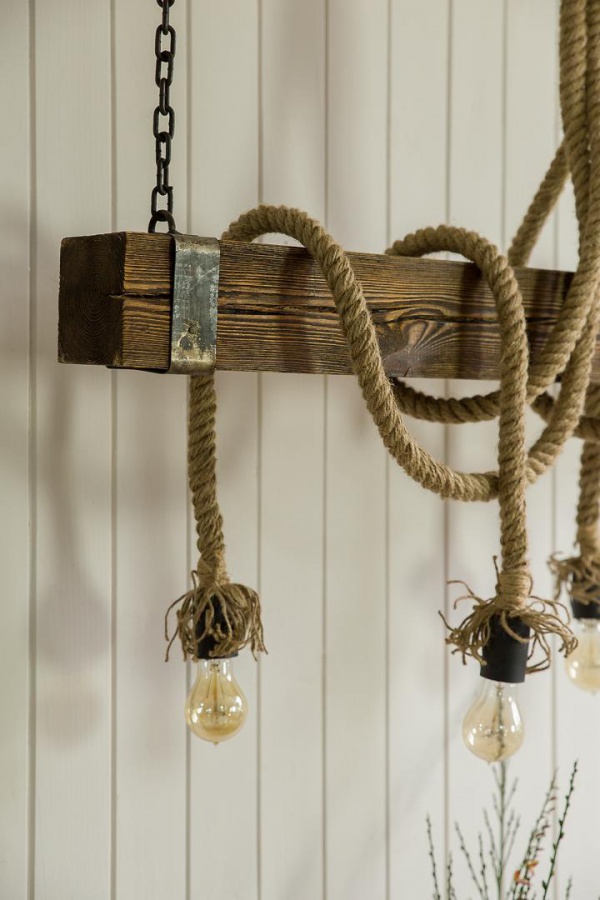 Lanový luster belka - k02-tmavý vosk.

 

Rozmery Lanového lustra Belka sú 110x11x11cm (š, v, h).

 

Všetky Lanové osvetlenie nájdete nižšie v súvisiacich produktoch.