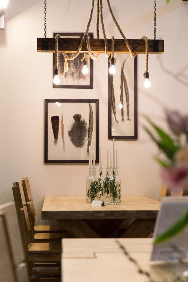 Lanový luster belka - k02-tmavý vosk.

 

Rozmery Lanového lustra Belka sú 110x11x11cm (š, v, h).

 

Všetky Lanové osvetlenie nájdete nižšie v súvisiacich produktoch.