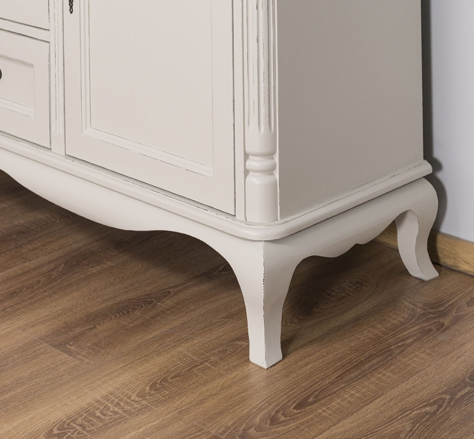 Široká komoda rustique - béžová/hnedá patina.

 

Kvalitné masívne drevo z borovice, z ktorého je komoda vyrobená, zaručí tú najvyššiu možnú kvalitu.

 

Ďalšie prírodné produkty nájdete spoločne s podobným masívnym tovarom nižšie v súvisiacich produktoch.

 

Rozmery širokej komody Rustique sú 158x89x48cm (š, v, h).

 

Ďalšie produkty prírodnej kolekcie RUSTIQUE spoločne s podobnými masívnymi prvkami nájdete nižšie v súvisiacich produktoch.

 


Z dôvodov výroby sedliackeho nábytku na zákazku, sme nútení požadovať od zákazníka zálohu v minimálnej výške 30% z ceny nábytku.