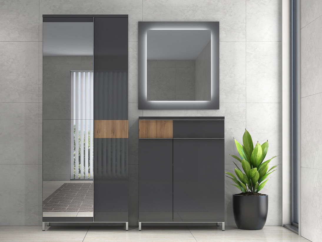 Predsieň orfea iii - šedá/orech pacific.

 

 

Predsieňová skriňa Orfea je tvorená dvoma asymetrickými krídlami, veľkým úložným priestorom pre odevy a nôžkami.

 

Predsieňová skrinka Orfea je vybavená úložným priestorom s asymetrickými dvierkami a zásuvkou.

 

Základňa zrkadla Orfea je lakovaná antracitovo šedou farbou vo vysokom lesku.

 

 

Veľká predsieň Orfea obsahuje tieto produkty:

Predsieňová skriňa Orfea-šedá/orech pacific – 76x191x35cm (š, v, h)
Predsieňová skrinka Orfea-šedá/orech pacific – 76x101x35cm (š, v, h)
Predsieňové zrkadlo Orfea-šedá – 76x82x3cm (š, v, h)

 


Všetky produkty z kolekcie Orfea nájdete nižšie v súvisiacich produktoch.