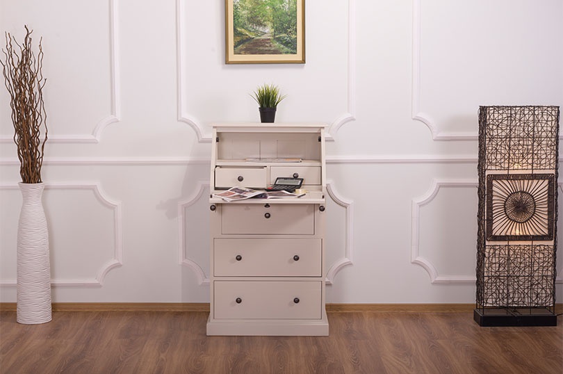 Písací sekretár z masívu nobel 120 - béžová.

 

Sekretár z poctivého borovicového dreva sa hodí predovšetkým do obývačky či kancelárie.

 

Masívny sekretár obsahuje úložný priestor v 5 zásuvkách a jednej priehradke.

Výrobok je dodávaný v zmontovanom stave a veľmi pevná konštrukcia umožňuje použitie po naozaj dlhú dobu.

 

Rozmery sekretára Nobel 120 sú 106x109x49cm (š, v, h).

 

Na prehliadnutie ďalších masívnych kúskov nábytku od tohto výrobcu kliknite TU.

 

Farba na fotografii sa môže ľahko líšiť oproti reálnemu výrobku. Príčinnou môže byť zobrazovanie farieb monitora či rôzne nasvietenie výrobkov pri fotení.

 


Z dôvodov výroby masivného nábytku na zákazku, sme nútení požadovať od zákazníka zálohu v minimálnej výške 30% z ceny nábytku.