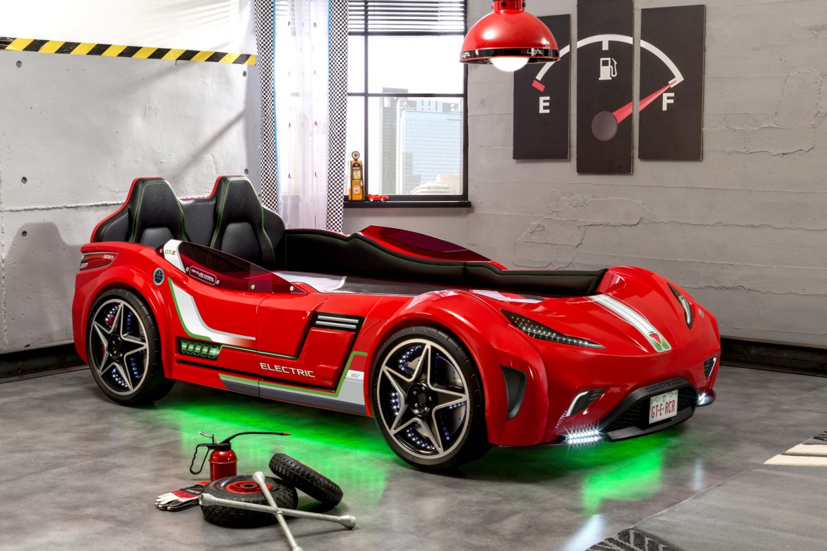 Posteľ auto 100x190 electric - červená.

 

Posteľ je tvorená laminom s hrúbkou 1,6 a 1,2 cm.

Nosnosť postele je 130kg.

 

Rozmery auto-postele Electric sú 127,5x80x220cm (š, v, h).

 

K auto-posteľovi Electric ponúkame nábytok do detskej izby v rovnakom dizajne od rovnakého výrobcu, navyše je možné dokúpiť drobné príslušenstvo, všetko nájdete nižšie v súvisiacich produktoch.