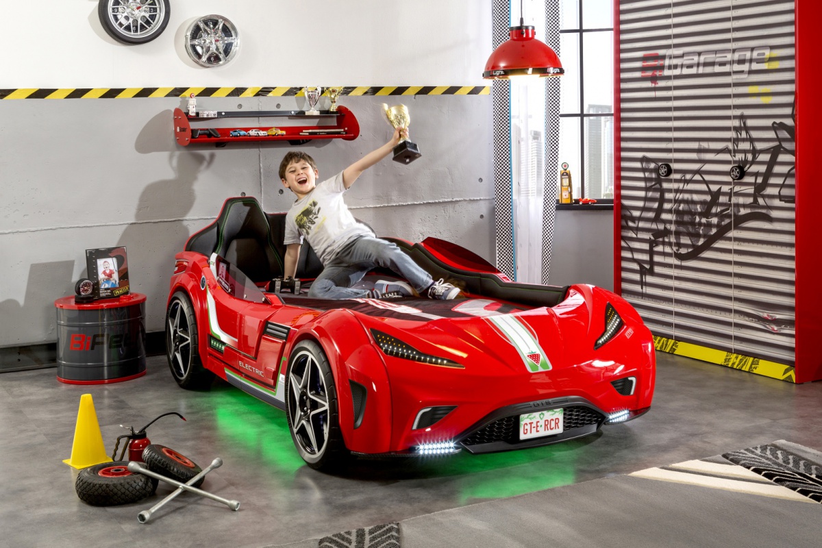 Posteľ auto 100x190 electric - červená.

 

Posteľ je tvorená laminom s hrúbkou 1,6 a 1,2 cm.

Nosnosť postele je 130kg.

 

Rozmery auto-postele Electric sú 127,5x80x220cm (š, v, h).

 

K auto-posteľovi Electric ponúkame nábytok do detskej izby v rovnakom dizajne od rovnakého výrobcu, navyše je možné dokúpiť drobné príslušenstvo, všetko nájdete nižšie v súvisiacich produktoch.