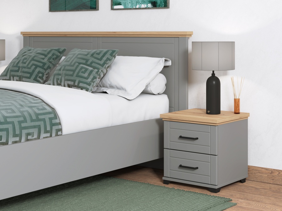 Nočný stolík lotta - šedá/dub artisan.

 

Nočný stolík neodmysliteľne patrí do každej spálne predovšetkým pre svoju praktickú funkciu.

 

Rozmery Nočného stolíka Lotta sú 46x47,5x41cm (š, v, h).

 

Všetky produkty z kolekcie Lotta nájdete nižšie v súvisiacich produktoch.