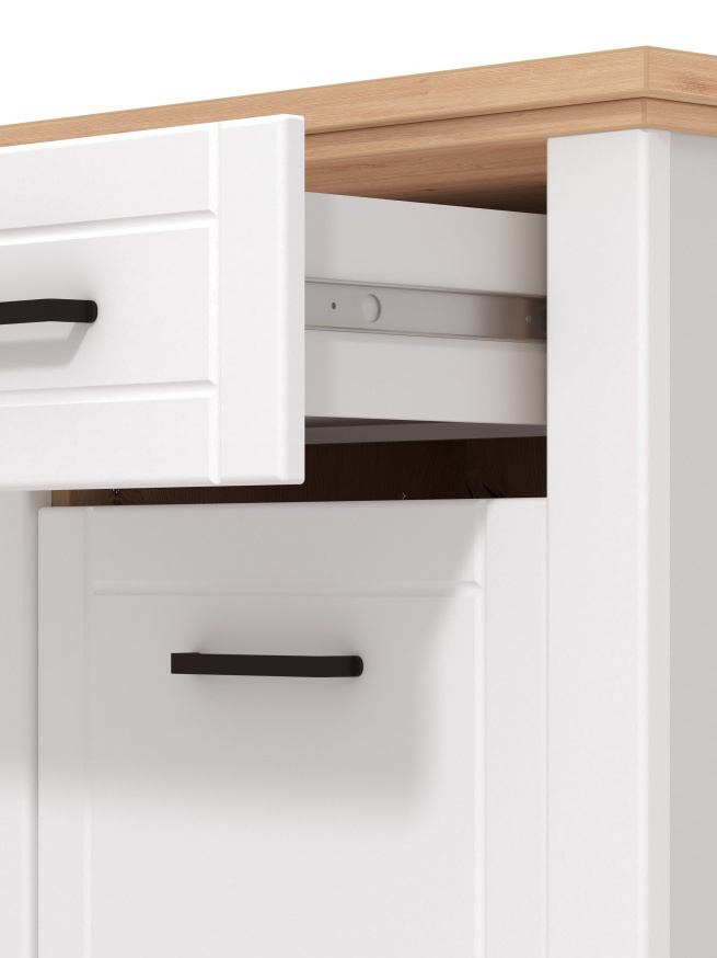 Predsieňová komoda lotta - biela/dub artisan.

 

Korpus predsieňovej komody je tvorený laminom v bielej farbe, dvierka a čelo zásuvky naopak tvorí profilovaná MDF doska potiahnutá matnou bielou fóliou.

 

Rozmery Predsieňové komody Lotta sú 60,5x105x41cm (š, v, h).

 

Všetky produkty z kolekcie Lotta nájdete nižšie v súvisiacich produktoch.