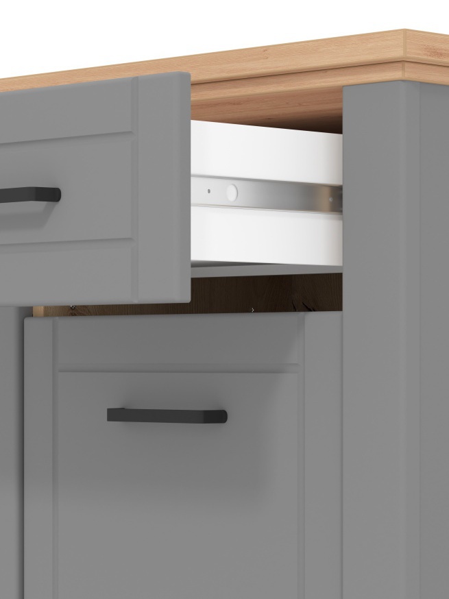 Předsíňová komoda lotta - šedá/dub artisan.

 

Korpus predsieňovej komody je tvorený laminom v šedej farbe, dvierka a čelo zásuvky naopak tvorí profilovaná MDF doska potiahnutá matnou šedou fóliou.

 

Rozmery Predsieňové komody Lotta sú 60,5x105x41cm (š, v, h).

 

Všetky produkty z kolekcie Lotta nájdete nižšie v súvisiacich produktoch.