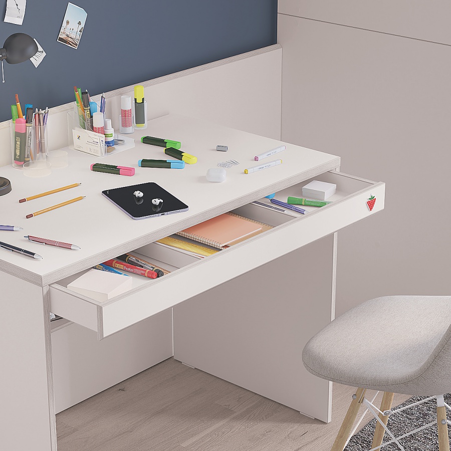 Písací stôl pure modular - biela.

 

Písací stôl Modular je navrhnutý pre pohodlnejšiu prácu v úzkych priestoroch.

 

Rozmery písacieho stola Modular sú 98x75x57cm (š, v, h).

 

Kolekcia Modular vychádza z pôvodnej kolekcie Pure, ich dekory a farby sú zhodné, a tak je možné detskú izbu doplniť kúskami nábytku z týchto pôvodných kolekcií.