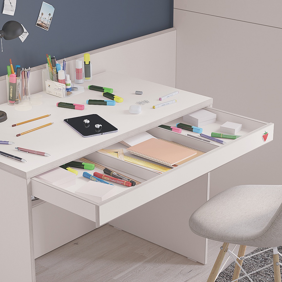 Písací stôl pure modular - biela.

 

Písací stôl Modular je navrhnutý pre pohodlnejšiu prácu v úzkych priestoroch.

 

Rozmery písacieho stola Modular sú 98x75x57cm (š, v, h).

 

Kolekcia Modular vychádza z pôvodnej kolekcie Pure, ich dekory a farby sú zhodné, a tak je možné detskú izbu doplniť kúskami nábytku z týchto pôvodných kolekcií.