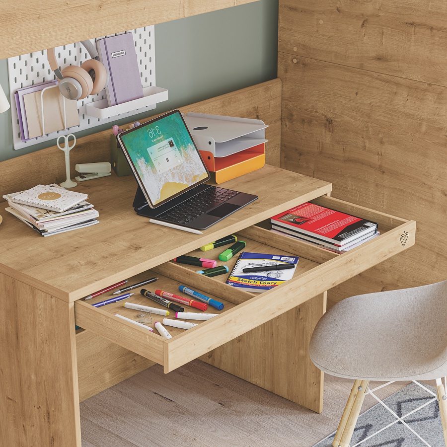 Poschodová posteľ s písacím stolom a schodíkmi cody modular - dub.

 

Poschodová posteľ Modular ponúka inteligentné riešenie nielen pre menšie priestory.


Rozmery poschodovej postele s písacím stolom a schodíkmi Modular sú 247x190x203cm (š, v, h).

 

Kolekcia Modular vychádza z pôvodnej kolekcie Cody, ich dekory a farby sú zhodné, a tak je možné detskú izbu doplniť kúskami nábytku z týchto pôvodných kolekcií.