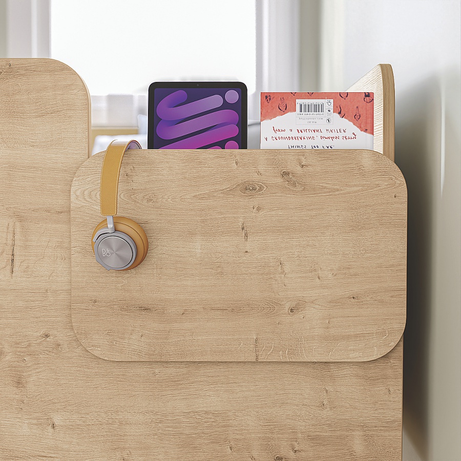 Vyvýšená posteľ s rebríkom cody modular - dub.

 

Vyvýšená posteľ Modular ponúka inteligentné riešenie nielen pre menšie priestory.

 

 

Rozmery vyvýšenej postele so rebríkom Modular sú 220x190x95cm (š, v, h).

 

 

Kolekcia Modular vychádza z pôvodnej kolekcie Cody, ich dekory a farby sú zhodné, a tak je možné detskú izbu doplniť kúskami nábytku z týchto pôvodných kolekcií.