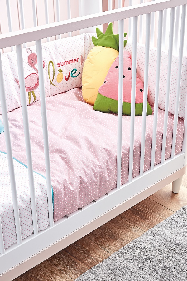 Postieľka 60x120 flamenco - ružová/biela.

 

 

Postieľka je vhodná pre dieťa do troch rokov, je vybavená pevným doskovým roštom prispievajúcim k nosnosti 40 kg a má ložnú plochu 60x120cm.

 

 

Rozmery postieľky 60x120 Flamenco sú 127x85x65cm (š, v, h).

 

 

Všetky produkty z kolekcie Flamenco a vhodné matrace nájdete nižšie v súvisiacom tovare.