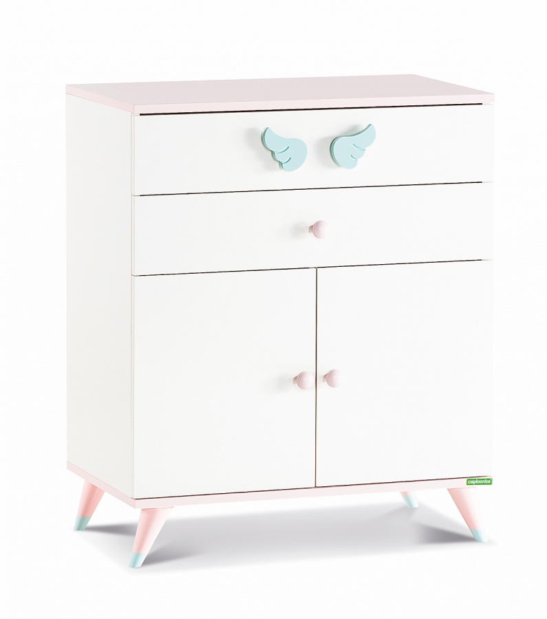 Izba pre bábätko sunbow - béžová/ružová/modrá.


Zostava disponuje detskou postieľkou, ktorá je zariadená sťahovacou bočnicou a hojdacou funkciou.


Krásnym dielom je šatníková skriňa so zrkadlom, pri ktorej je okrem pútavého vzhľadu poctivo vyriešená aj praktická stránka.


Ďalšie úložné priestory prináša kombinovaná komoda.


Nad komodu sa hodí umiestniť posledný diel - nástennú poličku, ktorá je obohatená potlačou jednorožca a tromi vešiakmi.


Nábytok je vyrobený z lamina hrúbky 18mm a dvierka a šuplíky sú vybavené systémom tichého dovierania.

 

Izba pre bábätko Sunbow - biela/ružová/modrá sa skladá z týchto prvkov:


	Hojdacia postieľka Sunbow - 134x108x81cm (š, v, h)
	Šatníková skriňa 3D Sunbow - 150x215x57cm (š, v, h)
	Komoda Sunbow - 78x93x47cm (š, v, h)
	Polica Sunbow - 74x33x20cm (š, v, h)