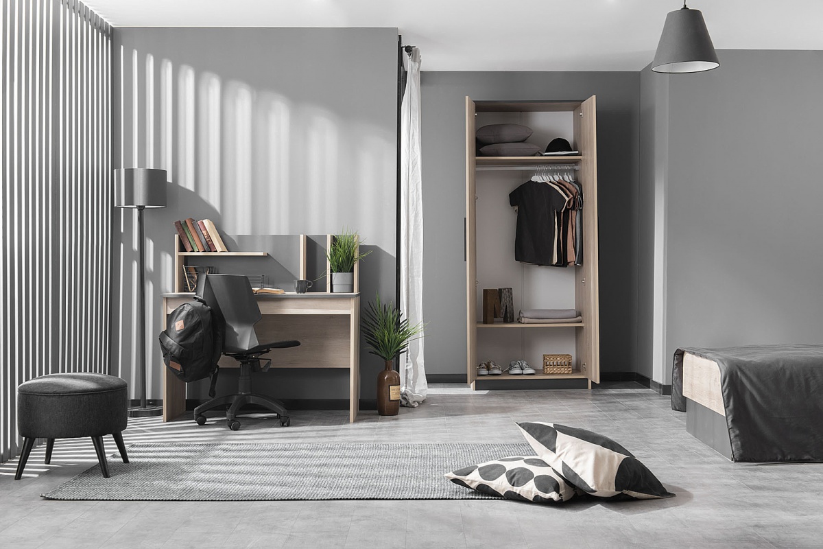 Dvojdverová šatníková skriňa colin - dub kestína/šedá.

 

Šatníková skriňa s 2 dverami ponúka police a jednu šatníkovú tyč a je ideálna do všetkých menších priestorov.

 

Dvojdverová šatníková skriňa Colin je vyrobená z lamina 1.

 

Rozmery dvojdverovej šatníkovej skrine Colin sú 85x209x53cm (š, v, h).

 

Všetky produkty z kolekcie Colin nájdete nižšie v súvisiacich produktoch.