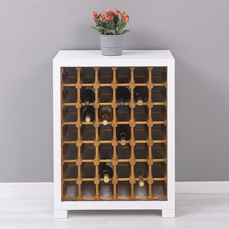 Vinotéka ardene 735 - biela/hnedá.

 

Vinotéka z poctivého borovicového dreva sa hodí ho každej miestnosti.

Vnútro regálu je ošetrené voskovou povrchovou úpravou v odtieni P001.

Kapacita vinotéky je 42 fliaš.

 

Výrobok je dodávaný v zmontovanom stave a veľmi pevná konštrukcia umožňuje použitie po naozaj dlhú dobu.

 

Rozmery vinotéky Ardene 735 sú 90x68x35cm (š, v, h).

 

Na prehliadnutie ďalších masívnych kúskov nábytku od tohto výrobcu kliknite TU.

 

Farba na fotografii sa môže ľahko líšiť oproti reálnemu výrobku. Príčinnou môže byť zobrazovanie farieb monitora či rôzne nasvietenie výrobkov pri fotení.


Z dôvodov výroby masivného nábytku na zákazku, sme nútení požadovať od zákazníka zálohu v minimálnej výške 30% z ceny nábytku.