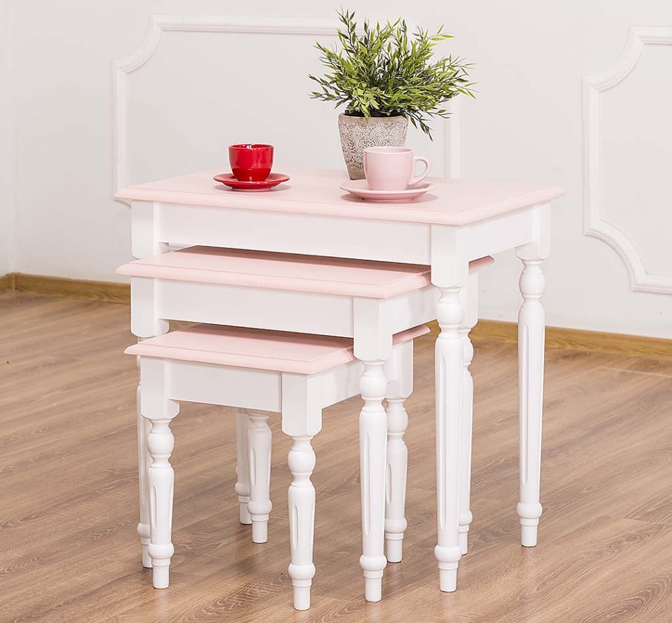 Set odkladacích stolíkov percy 80 - biela/ružová.


Odkladacie stolíky z poctivého borovicového dreva sa hodia ako do obývacej izby, tak napríklad do predsiene.

 

Kombinácia pastelovo ružovej farby a čistej bielej zaujme nielen malé dievčatká, ale ženy v každom veku.

 

Rozmery odkladacích stolíkov Percy 80 sú 64x60x40cm, 49x50x40cm a 34x39x40cm (š, v, h).

 

Pre kompletnú ponuku masívneho nábytku od tohto výrobcu kliknite TU.

 

Farba na fotografii sa môže ľahko líšiť oproti reálnemu výrobku. Príčinou môže byť zobrazovanie farieb monitora či rôzne nasvietenie výrobkov pri fotení.




Z dôvodu výroby masívneho nábytku na zákazku, sme nútení požadovať od zákazníka zálohu v minimálnej výške 30% z ceny nábytku.