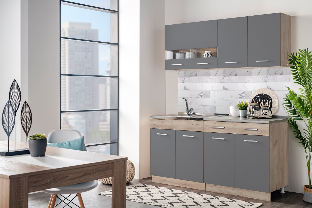 Kuchynská linka 80 lorna - dub šedý/šedá.

Dvierka hornej skrinky ukrývajú jednu vnútornú policu.

Dolná skrinka ponúka úložný priestor v podobe širokej zásuvky a priestoru pod ňou, ktorý je krytý dvierkami. Pracovná doska je z lamina s hrúbkou 2,8cm so skosenou hranou a dekorom betónu Chicago.

Korpus kuchynskej linky tvorí lamino s hrúbkou 1,6cm.

 

Rozmery kuchynskej linky 80 Lorna sú 80x206,5x60cm (š, v, h).

 

Ďalšie kuchynské linky z kolekcie Lorna nájdete nižšie v súvisiacich produktoch.