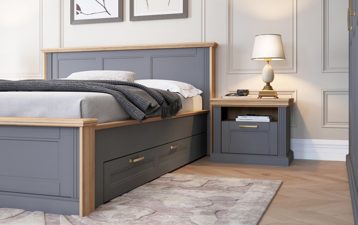 Spálňa 180 artis - šedá/orech pacific.

 

Súčasťou balenia je aj doskový rošt.

 

Spálňa 180 Artis sa skladá z týchto produktov:


	Manželská posteľ 180x200 Artis - biela - 202x100x222cm (š, v, h)
	2x nočný stolík Artis – biela – 62x52x43cm (š, v, h)
	Štvordverová šatníková skriňa Artis - biela - 236x227x59cm (š, v, h)
	Kombinovaná komoda Artis - biela - 138x91x48cm (š, v, h)
	2x šuplík pod posteľ Artis - biela - 188x20x72cm (š, v, h).



Všetky produkty patriace do kolekcie Artis nájdete nižšie v súvisiacich produktoch.