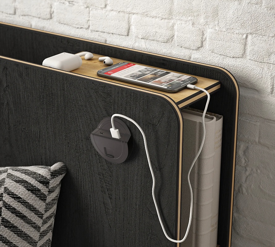 Posteľ s úložným priestorom a usb sirius - dub čierny/dub zlatý.

 

 

Súčasťou postele je pevný doskový rošt, ktorého ľahkým vyklopením pomocou štýlovej úchytky sa odkryje veľký úložný priestor.

 

 

Rozmery postele s úložným priestorom Sirius sú 124x108x223cm (š, v, h).

 

 

Všetky produkty z kolekcie Sirius a vhodné matrace nájdete nižšie v súvisiacom tovare.