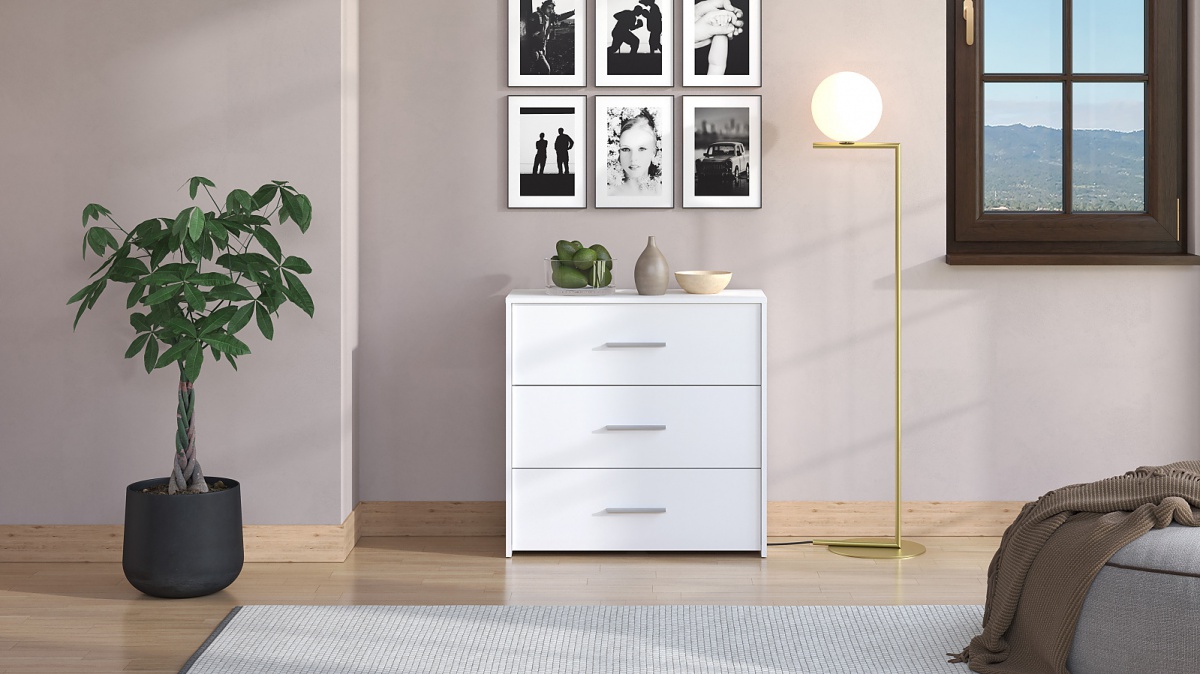 Komoda 3z joel - biela.

 

Komoda je opatrená širokými a hlbokými zásuvkami.

 

Rozmery komody 3Z Joel sú 80,5x80,5x33cm (š, v, h).

 

Všetky produkty z kolekcie Joel nájdete nižšie v súvisiacich produktoch.