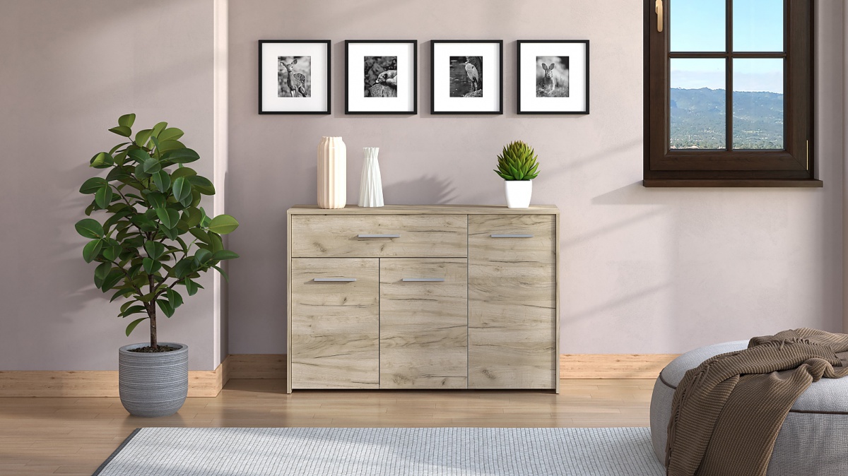 Komoda 3d+1z joel - dub šedý.

 

Komoda je opatrená dvierkami za ktorými sa skrývajú priehradky a širokou zásuvkou.

 

Rozmery komody 3D+1Z Joel sú 119x80,5x33cm (š, v, h).

 

Všetky produkty z kolekcie Joel nájdete nižšie v súvisiacich produktoch.