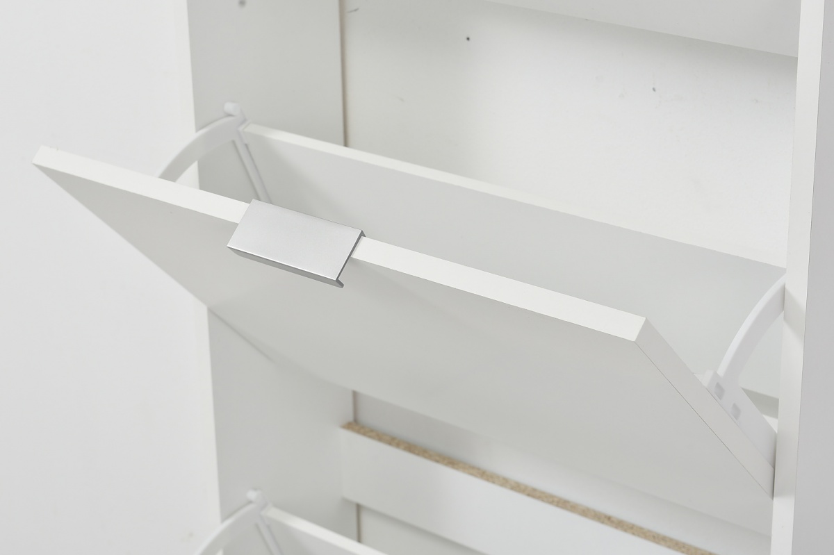 Výklopný botník 4-dvierkový felix - biela.

 

Zadná časť botníku je otvorená, vďaka čomu zaisťuje odvetrávanie, čo je žiaduce najmä v letnom období, kedy sa nám chodidla v obuvi potí.

 

Rozmery výklopného botníku 4-dvierkového Felix sú 58x155,5x18cm (š, v, h).

 

Všetky produkty z kolekcie Felix nájdete nižšie v súvisiacich produktoch.