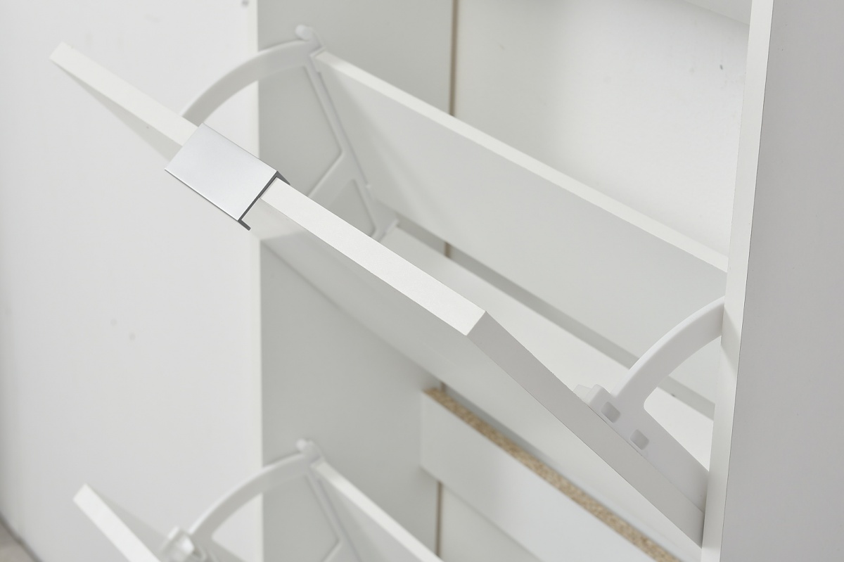 Výklopný botník 4-dvierkový felix - biela.

 

Zadná časť botníku je otvorená, vďaka čomu zaisťuje odvetrávanie, čo je žiaduce najmä v letnom období, kedy sa nám chodidla v obuvi potí.

 

Rozmery výklopného botníku 4-dvierkového Felix sú 58x155,5x18cm (š, v, h).

 

Všetky produkty z kolekcie Felix nájdete nižšie v súvisiacich produktoch.