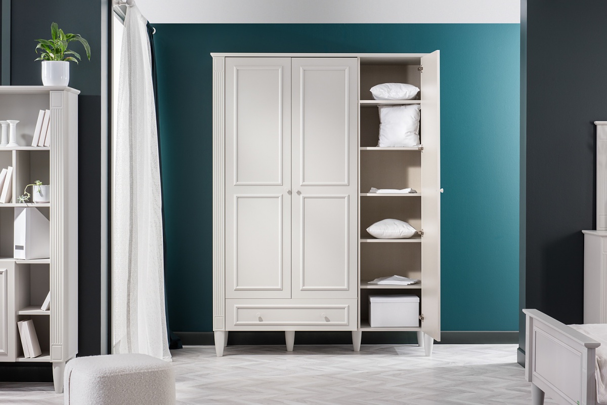 Trojdverová šatníková skriňa s osvetlením esme - šedá.

 

Šatníková skriňa Esme je tým typom nábytku, ktorý si zamilujú všetky ženy bez ohľadu na vek.

 

Rozmery trojdverovej šatníkovej skrine s osvetlením Esme sú 152,3x208x56,3cm (š, v, h).

 

Všetky produkty z kolekcie Esme nájdete nižšie v súvisiacich produktoch.