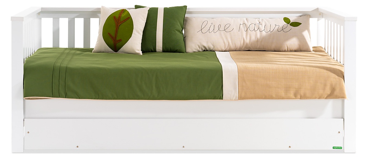 Posteľná súprava 100x200cm paxton - zelená/béžová.

 

Posteľný set Paxton obsahuje:


	Prikrývka na posteľ – 150x228cm
	Prestieradlo - 152x252cm
	Obdĺžnikový vankúš - 35x97cm
	2x dekoračný vankúšik - 40x40cm


 

Celý set bol vyrobený zo 100% bavlny.

 

Všetky produkty z kolekcie Paxton nájdete nižšie v súvisiacich produktoch.