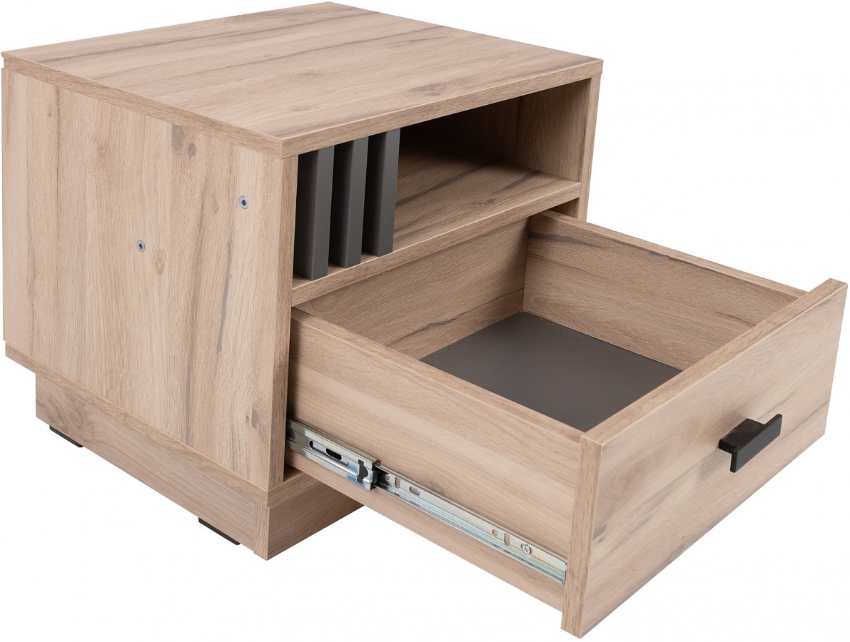 Nočný stolík-ľavý eliot - dub estana/šedá.

 

 

Nočný stolík Eliot využijete vďaka šuplíku a výklenku, kam môžete umiestniť rozčítanú knihu, nabíjacie káble a ďalšie potreby.

 

 

V ponuke je aj pravý nočný stolík Eliot, ktorý obsahuje dekoračné panely na pravej strane výklenku.

 

 

Rozmery nočného stolíka Eliot sú 40x40x36cm (š, v, h).

 

 

Všetky produkty z kolekcie Eliot nájdete nižšie v súvisiacom tovare.