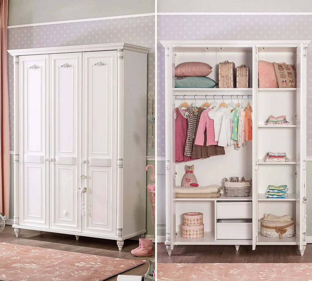 Izba pre študentku carmen - biela.

 

Nábytok z kolekcie Carmen je vyrobený z kvalitného lamina, MDF a masívneho dreva.

 

Izba pre študentku Carmen sa skladá z týchto prvkov:


	Študentská posteľ Carmen - 138x111x210cm (š, v, h)
	Zásuvková komoda Carmen - 90x88x49cm (š, v, h)
	Zrkadlo Carmen - 90x88x7cm (š, v, h)
	Písací stôl Carmen - 117x75x61cm (š, v, h)
	Nočný stolík Carmen 2x - 50x56x42cm (š, v, h)
	Trojdverová šatníková skriňa Carmen - 140x203x58cm (š, v, h)  


 

Všetok nábytok patriaci do kolekcie Carmen nájdete nižšie v súvisiacich produktoch.